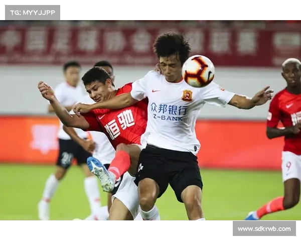 加强后防实力 提升球队竞争力 足球后防线引援策略解析